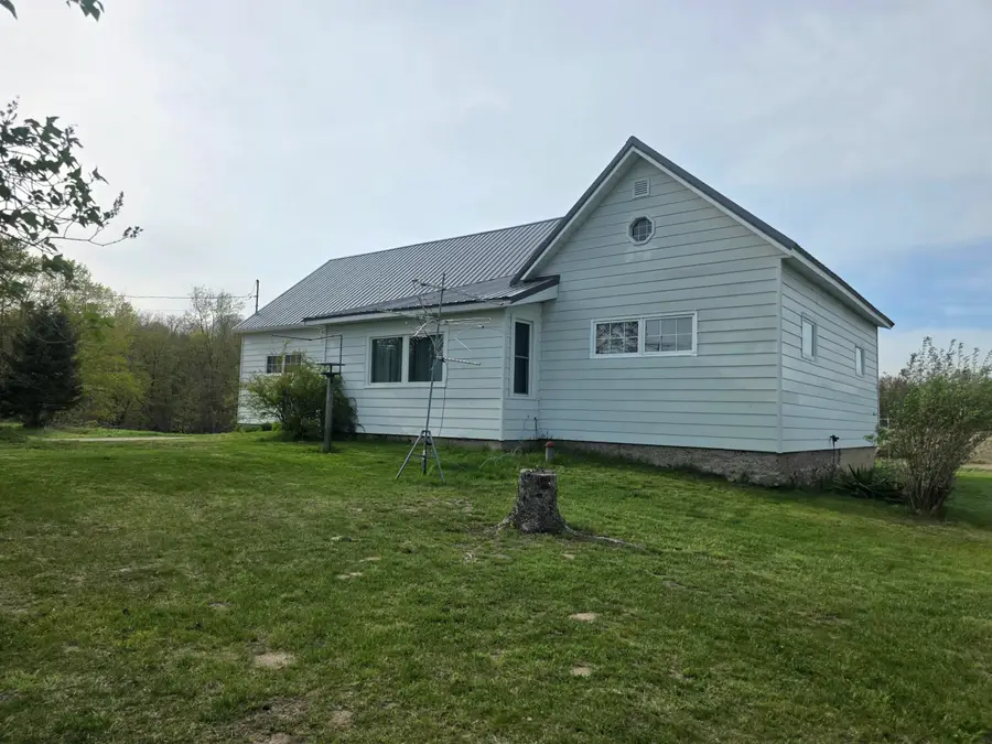 10697 Church Road, Lakeview, MI 48850 - #3