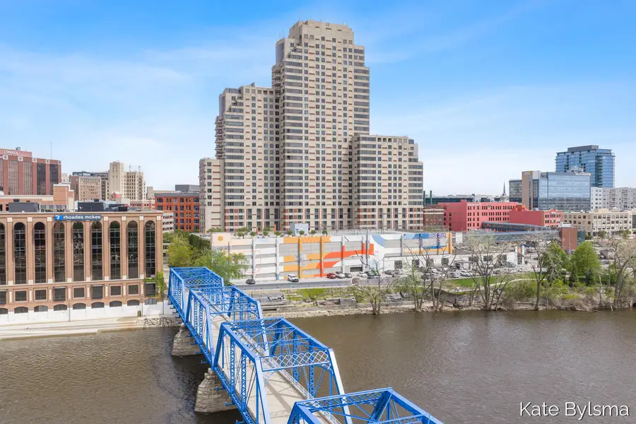 33 Campau Circle Nw, Grand Rapids, MI 49503 - #2