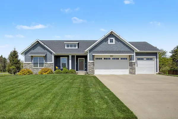 5587 Stanton Woods Drive, Hudsonville, MI 49426