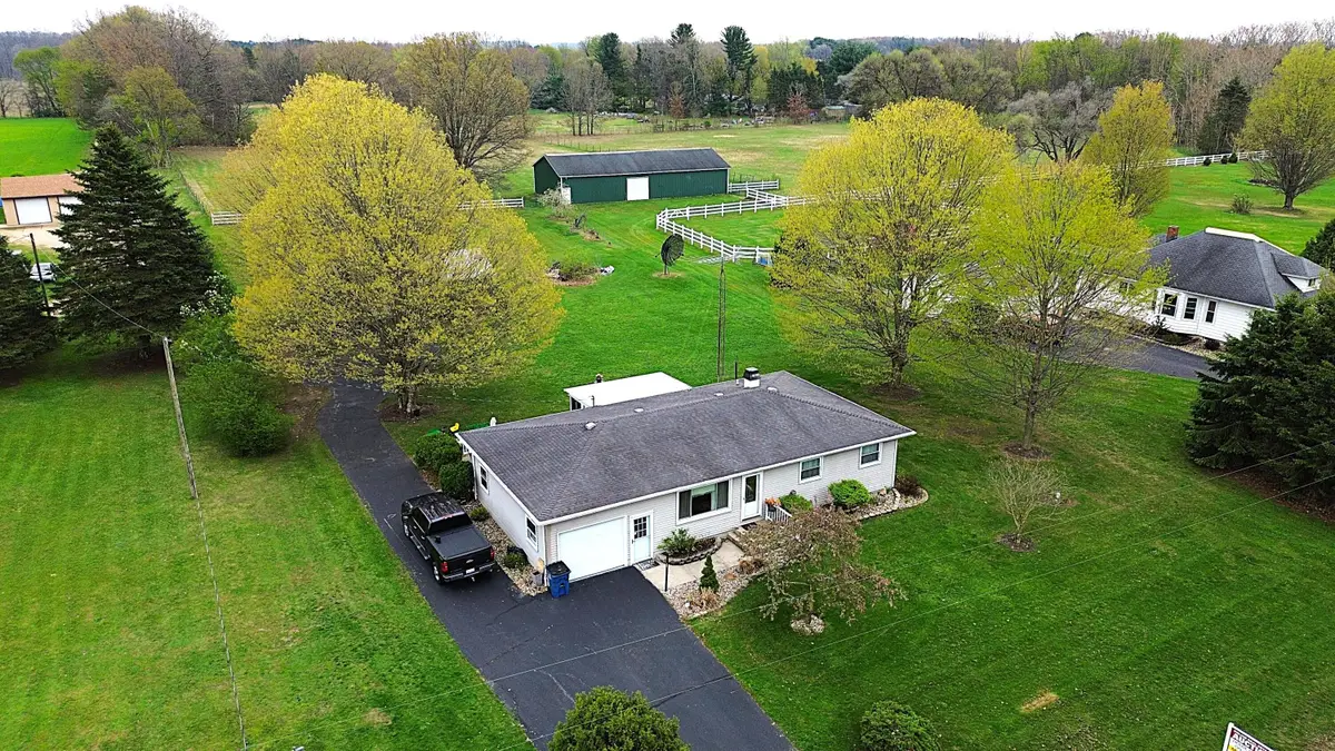 1155 S Bainbridge Center Road, Benton Harbor, MI 49022 - #1