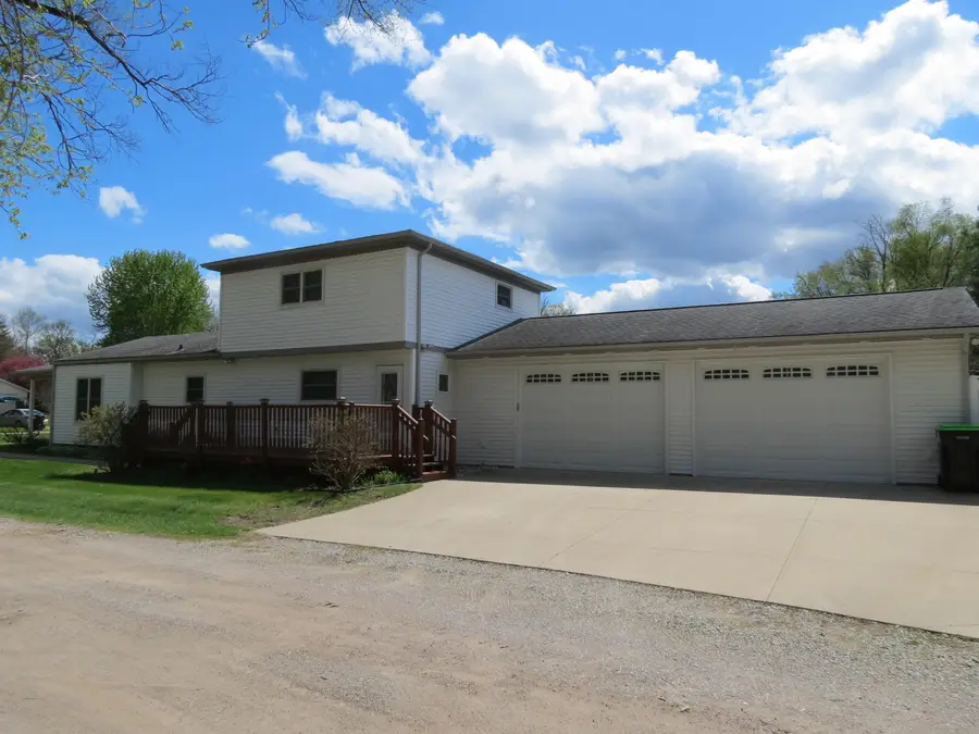 8672 Creston, Pinckney, MI 48169 - #2