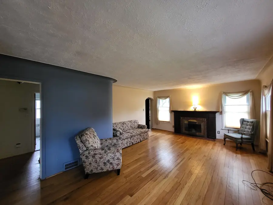 8969 Ruth Avenue, Allen Park, MI 48101 - #3