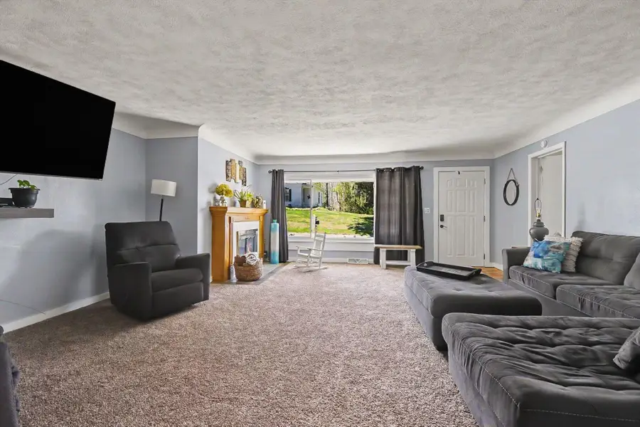 197 E Beech Street Ne, Cedar Springs, MI 49319 - #3