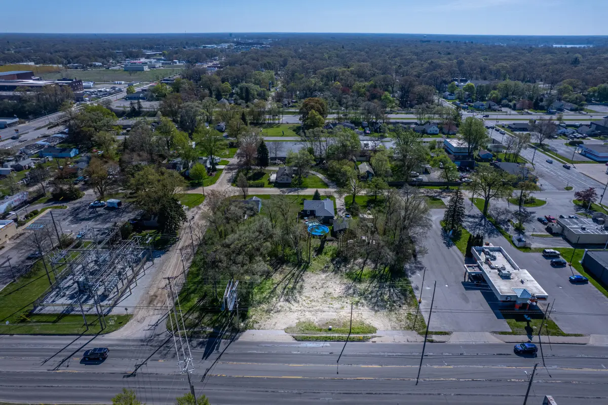 2906 Henry Street, Norton Shores, MI 49441 - #1