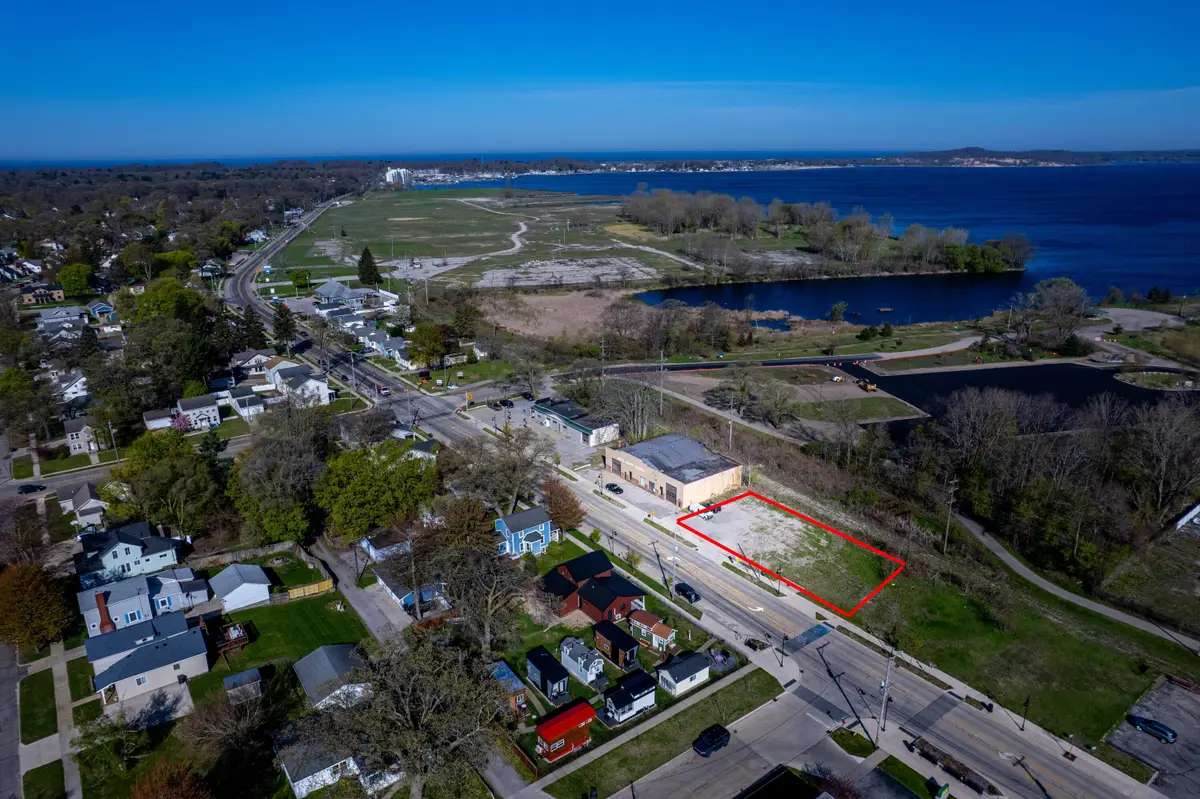 2034 Lakeshore Drive, Muskegon, MI 49441 - #1