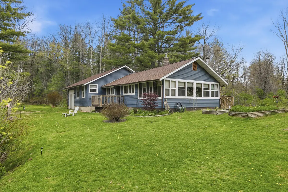 7140 N Amy School Road, Howard City, MI 49329 - #1