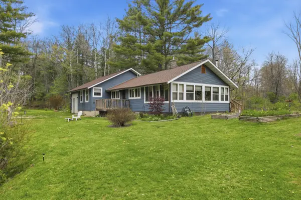 7140 N Amy School Road, Howard City, MI 49329