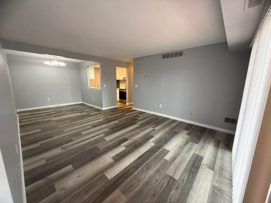 1476 W Chateau Vert, Ypsilanti, MI 48197 - #2