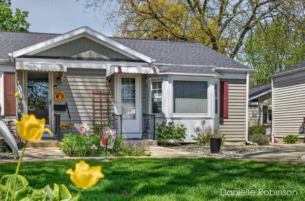 929 Village Lane #140, Jenison, MI 49428