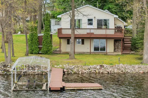 59036 Lakeshore Drive, Colon, MI 49040