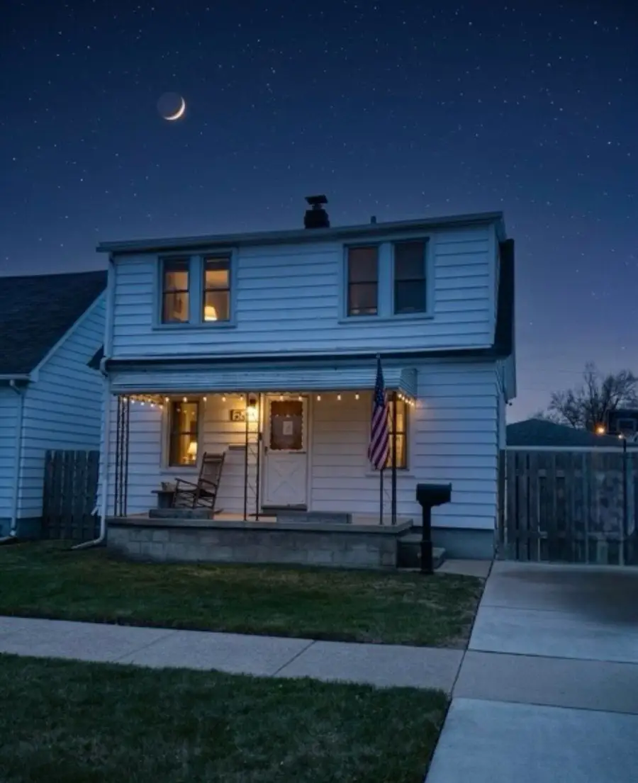 1519 Chestnut Street, Wyandotte, MI 48192 - #2