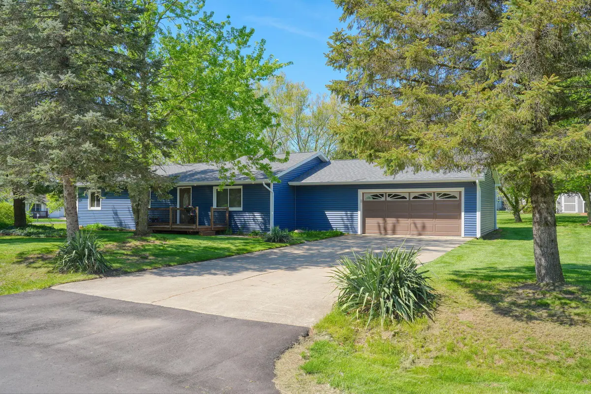 124 Carlysle Drive, Brooklyn, MI 49230 - #1