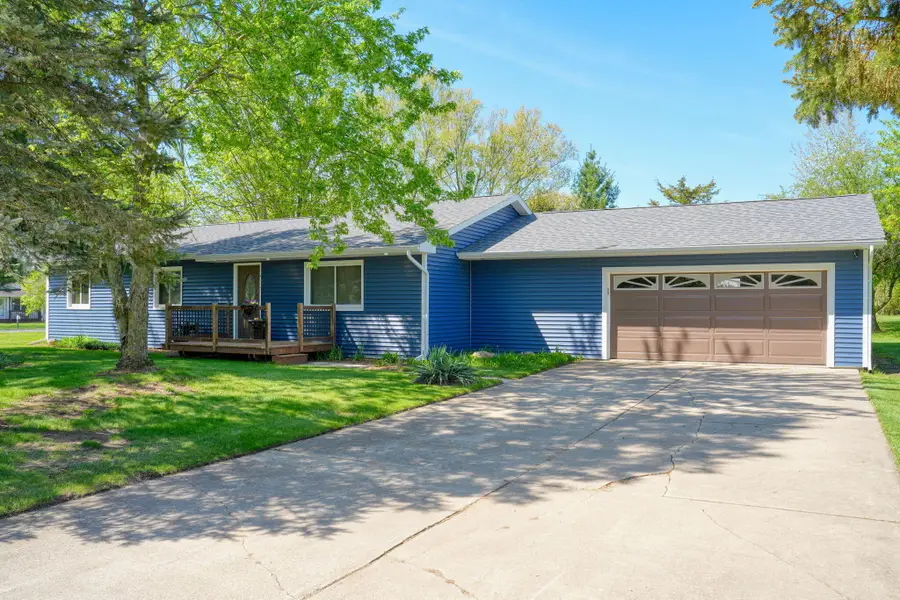 124 Carlysle Drive, Brooklyn, MI 49230 - #2