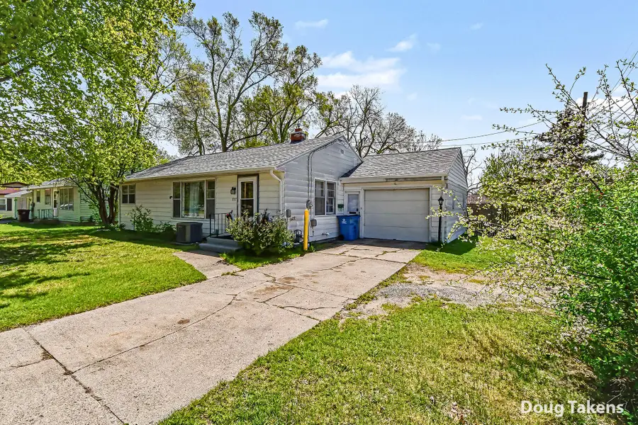 527 W Ellis Street, Belding, MI 48809 - #2