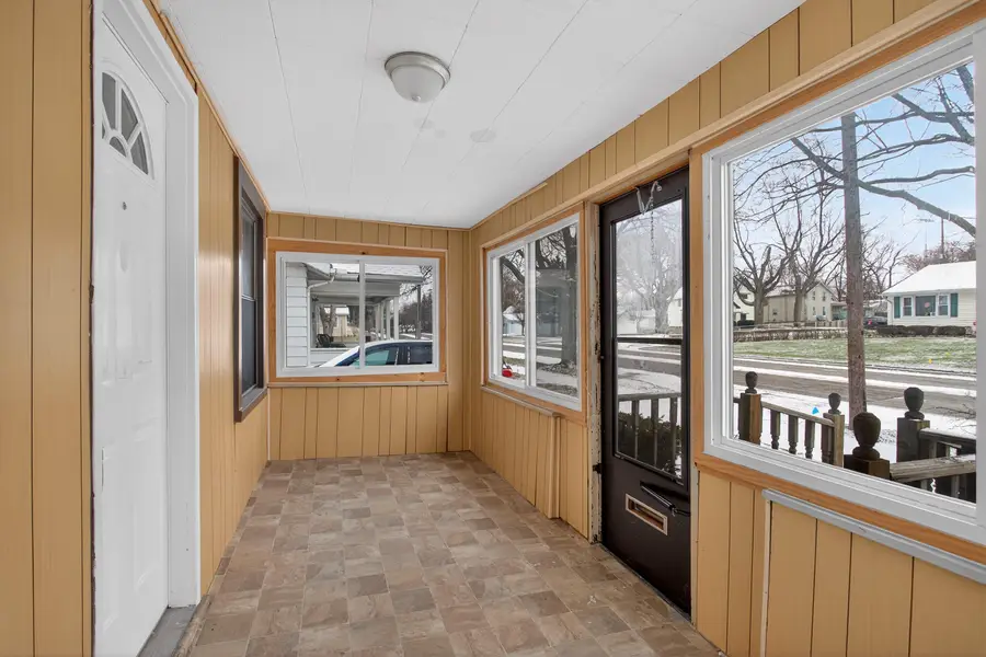 1110 E North Street, Jackson, MI 49202 - #2