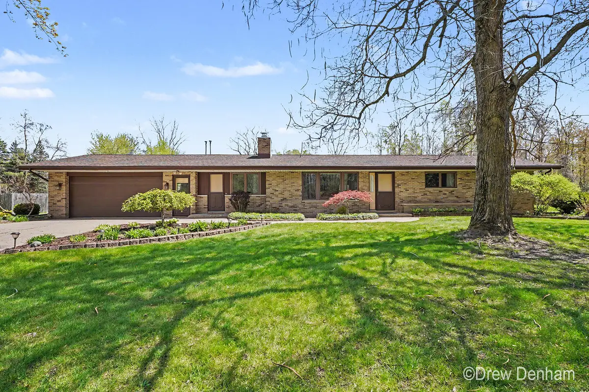 2525 S 8 Mile Road, Auburn, MI 48611 - #1