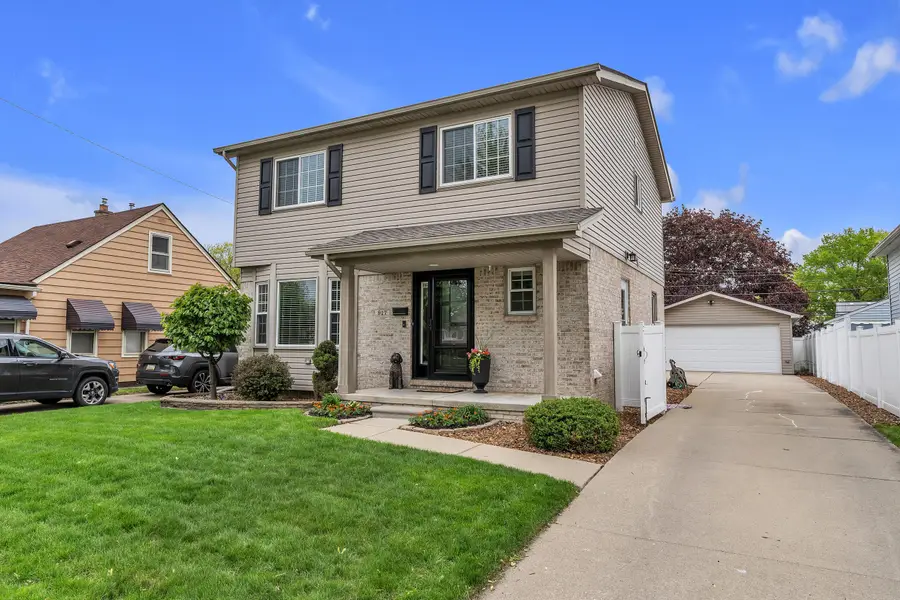 917 9th Street, Wyandotte, MI 48192 - #3