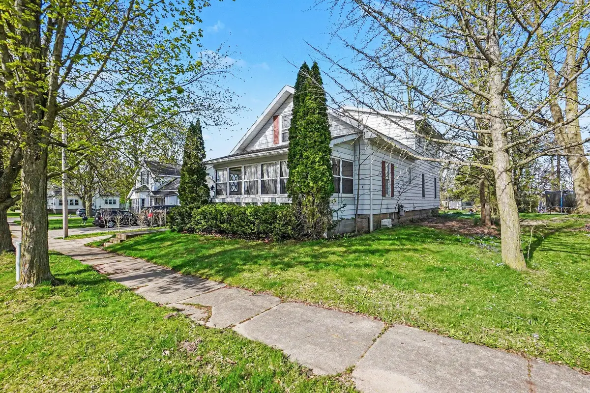 215 N Division Avenue, Fremont, MI 49412 - #1