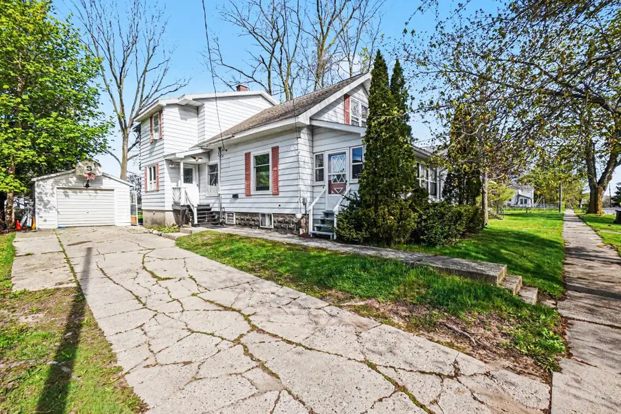 215 N Division Avenue, Fremont, MI 49412 - #3