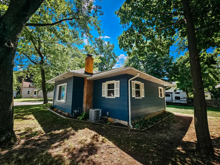 58 Salem Street, Hillsdale, MI 49242 - #3