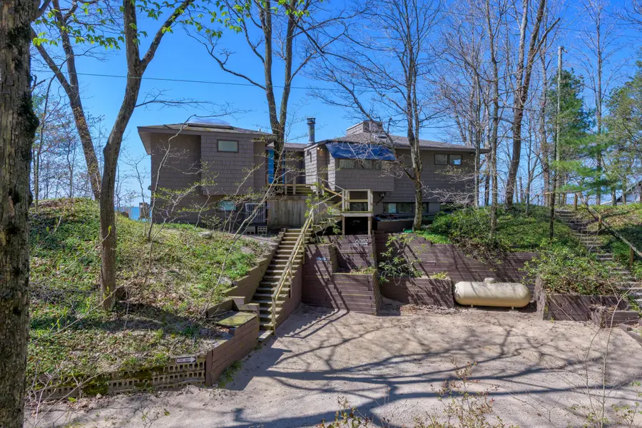 80132 Linden Hills Street, Covert, MI 49043 - #3