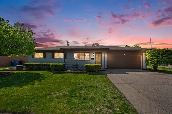 6506 Chirrewa Street, Westland, MI 48185