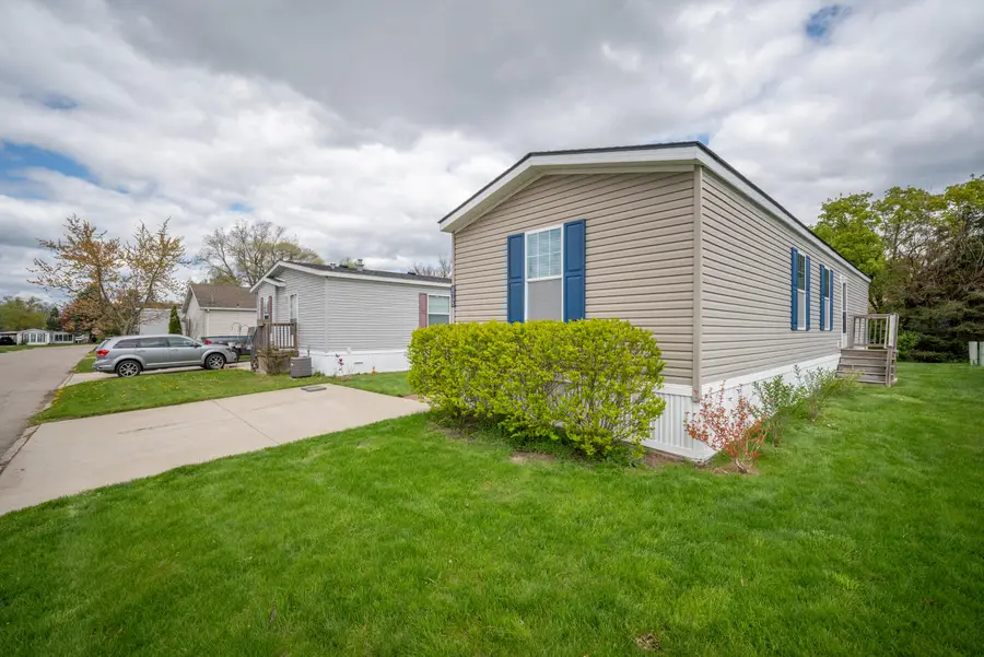 183 Flicker Street, Rochester Hills, MI 48309 - #2