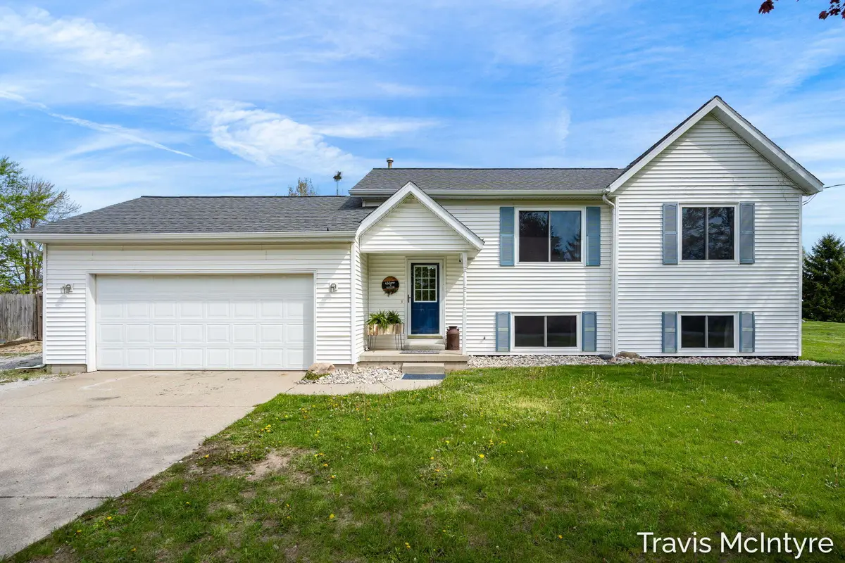 75 Cleveland Street E, Coopersville, MI 49404 - #1