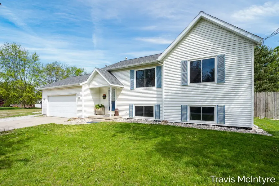 75 Cleveland Street E, Coopersville, MI 49404 - #2