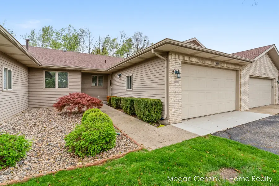 933 Amber View Drive Sw, Byron Center, MI 49315 - #2