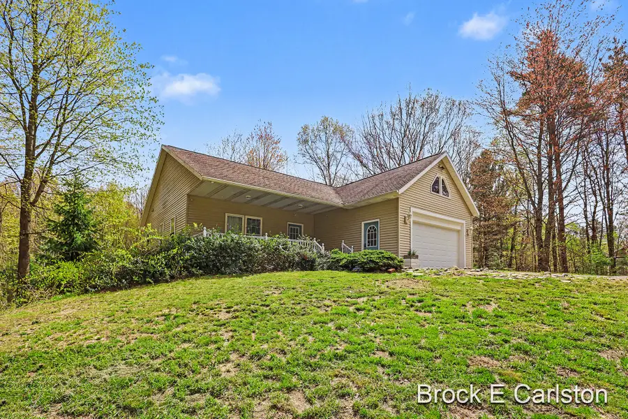 16944 136th Avenue, Nunica, MI 49448 - #2