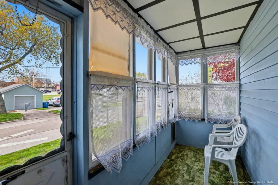 533 Fulton Street, Grand Haven, MI 49417 - #3