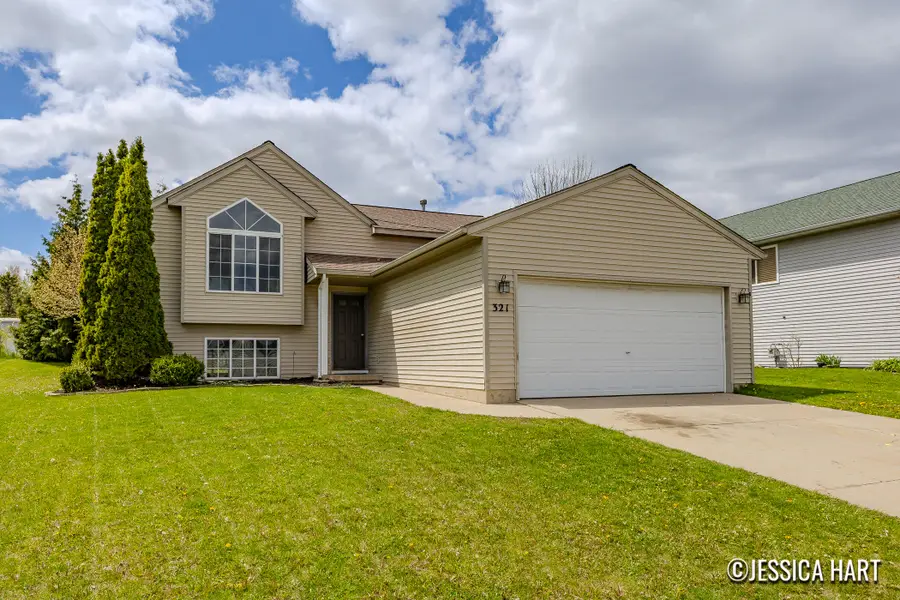 321 Pioneer Trail Ne, Cedar Springs, MI 49319 - #2