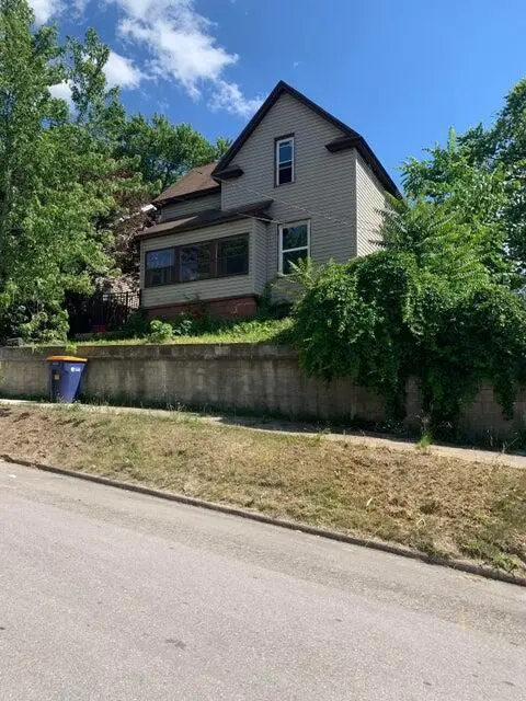 754 Olympia Street Sw, Grand Rapids, MI 49503