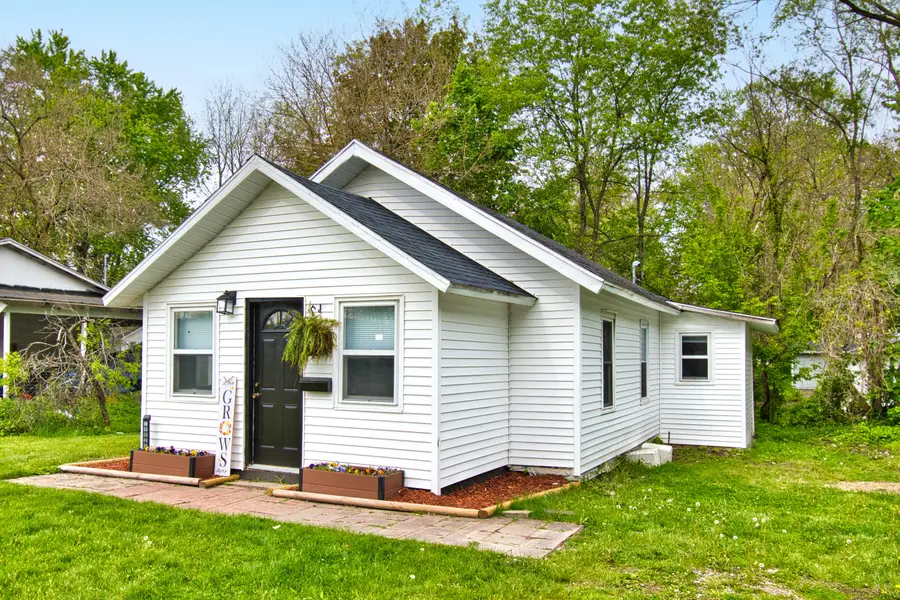 1020 N 8th Street, Niles, MI 49120 - #2