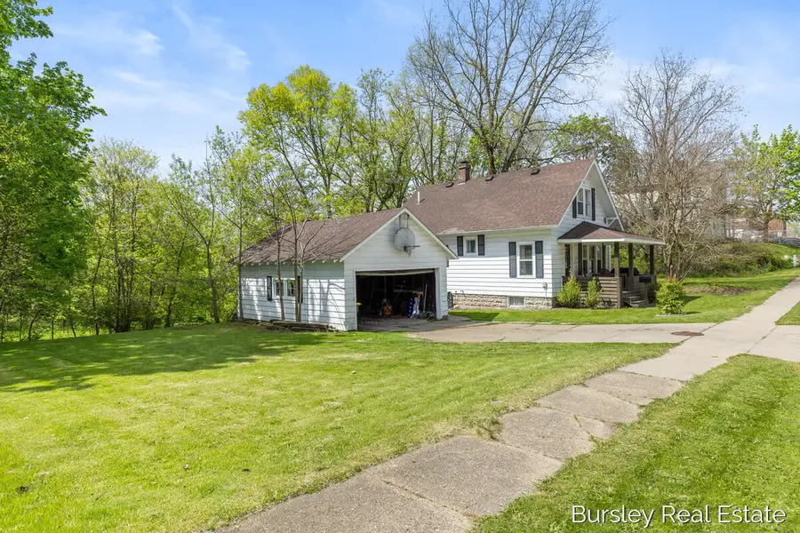 447 E Lincoln Avenue, Ionia, MI 48846 - #2