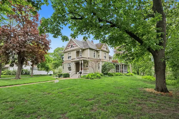 201 W Henry Street, Saline, MI 48176