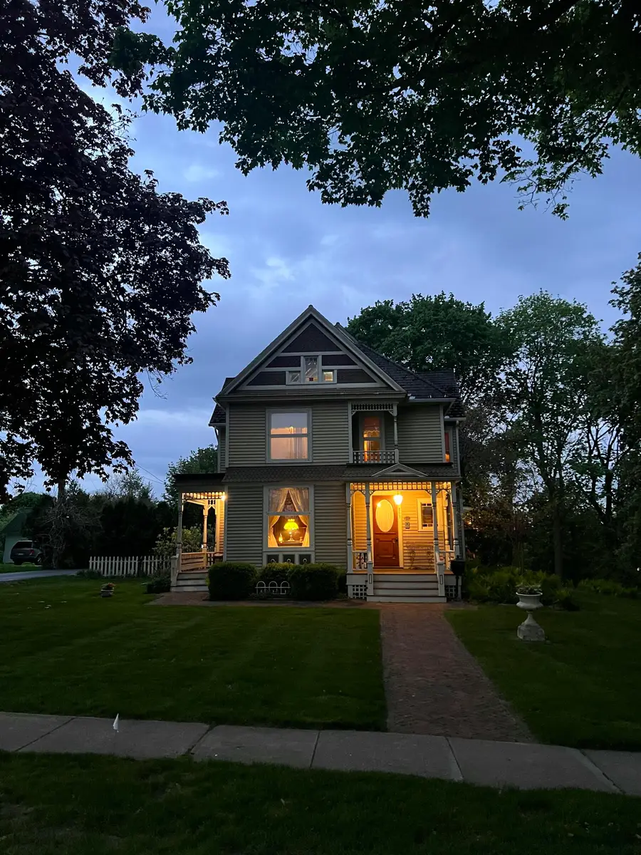 201 W Henry Street, Saline, MI 48176 - #2