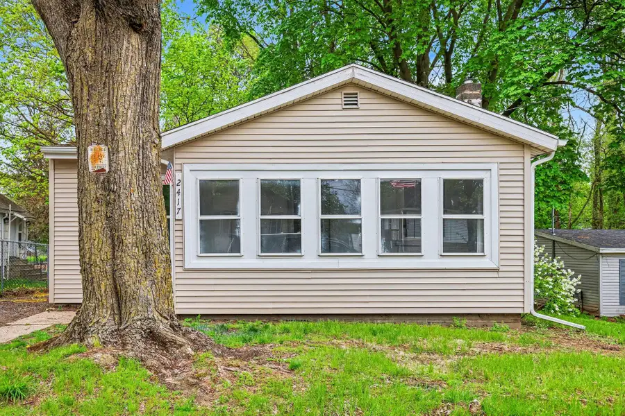 2417 Crest Avenue, Jackson, MI 49203 - #2