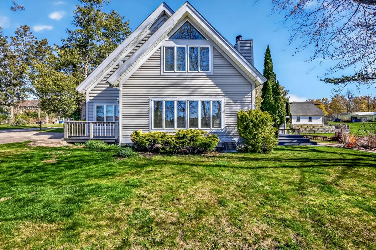 558 S Wythe Street, Pentwater, MI 49449 - #1