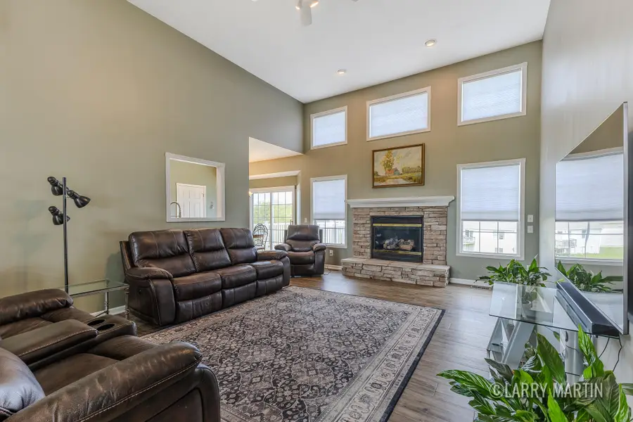 4131 Ayrshire Drive Sw, Wyoming, MI 49418 - #2
