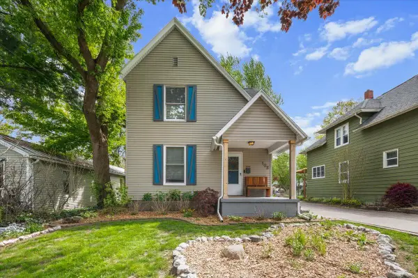 102 Bowne Street Ne, Grand Rapids, MI 49505