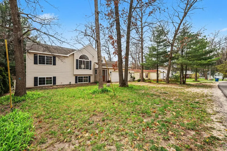 8433 Cochise Drive, Howard City, MI 49329 - #2