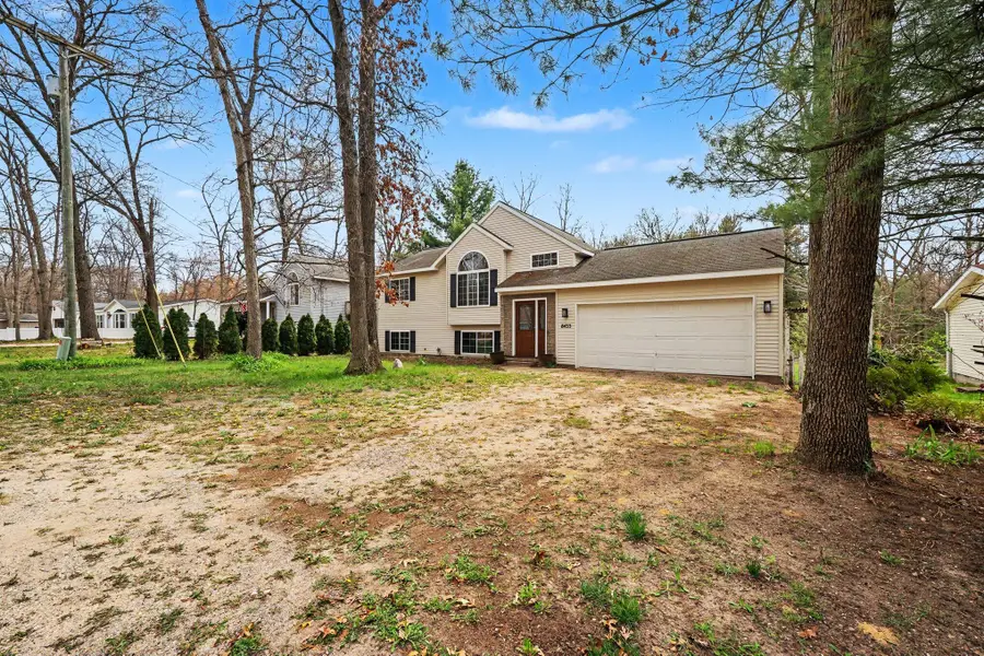 8433 Cochise Drive, Howard City, MI 49329 - #3