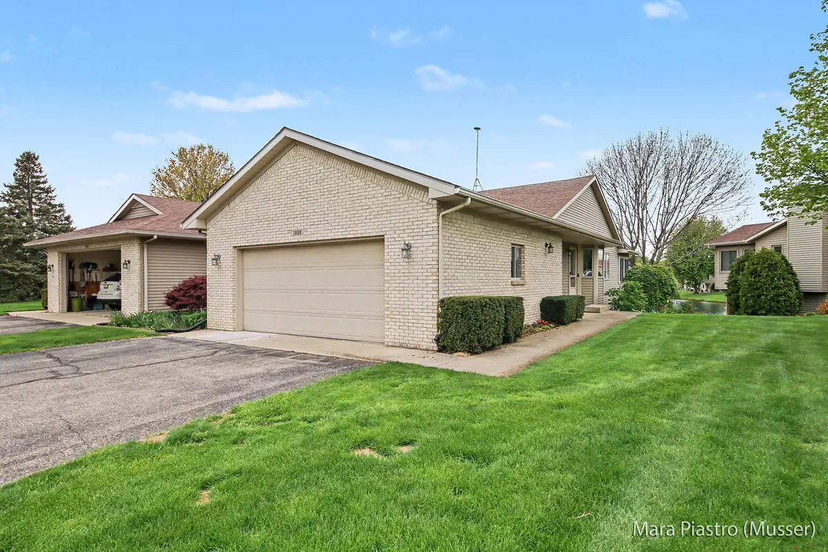 1000 Amber Ridge Drive Sw, Byron Center, MI 49315 - #1