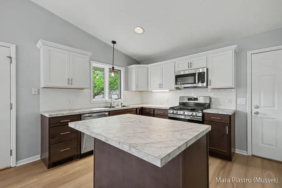 1000 Amber Ridge Drive Sw, Byron Center, MI 49315 - #3