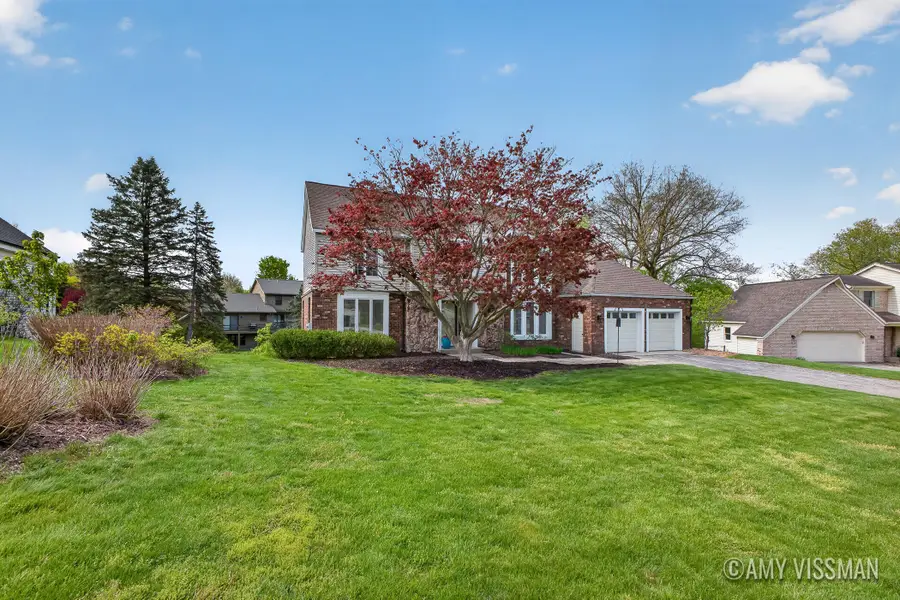 3415 N Applecrest Court Se, Ada, MI 49301 - #2