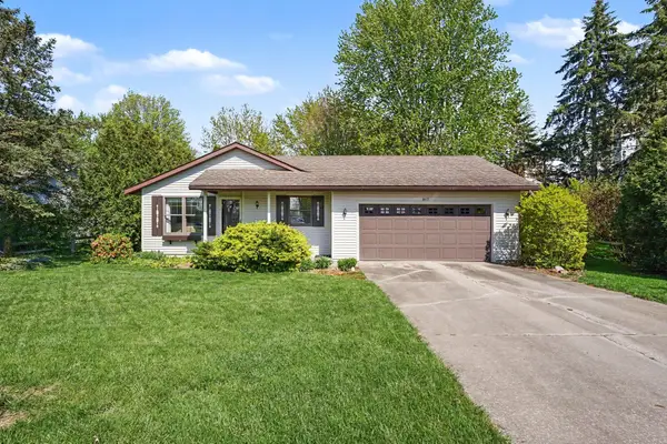 917 Ottawa Avenue, Holland, MI 49423