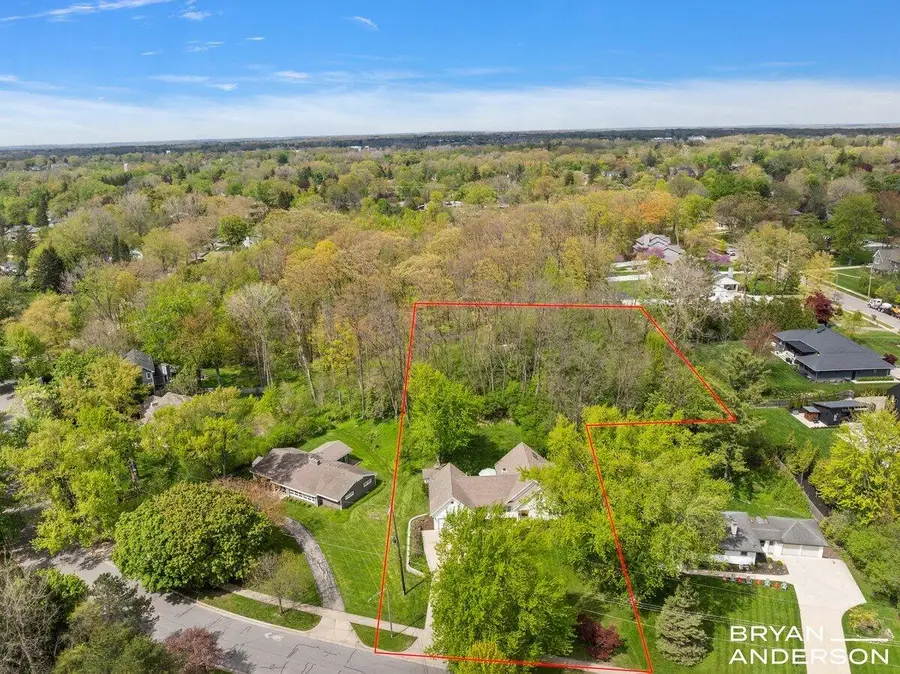 2925 Reeds Lake Boulevard Se, East Grand Rapids, MI 49506 - #2