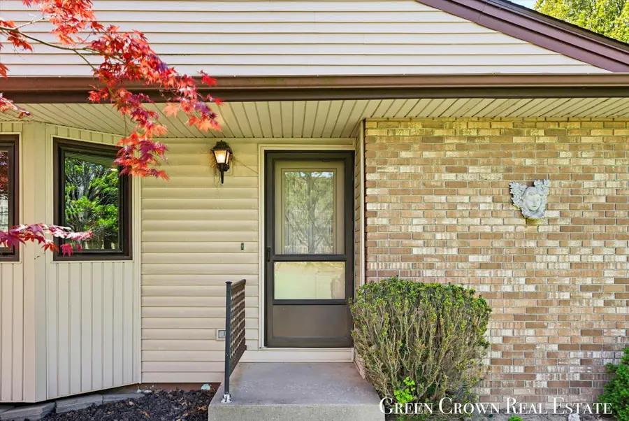 580 Gardenview Drive Sw, Byron Center, MI 49315 - #3